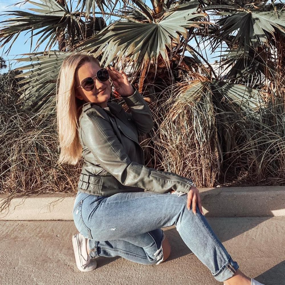 Meet your Posher, Alyssa